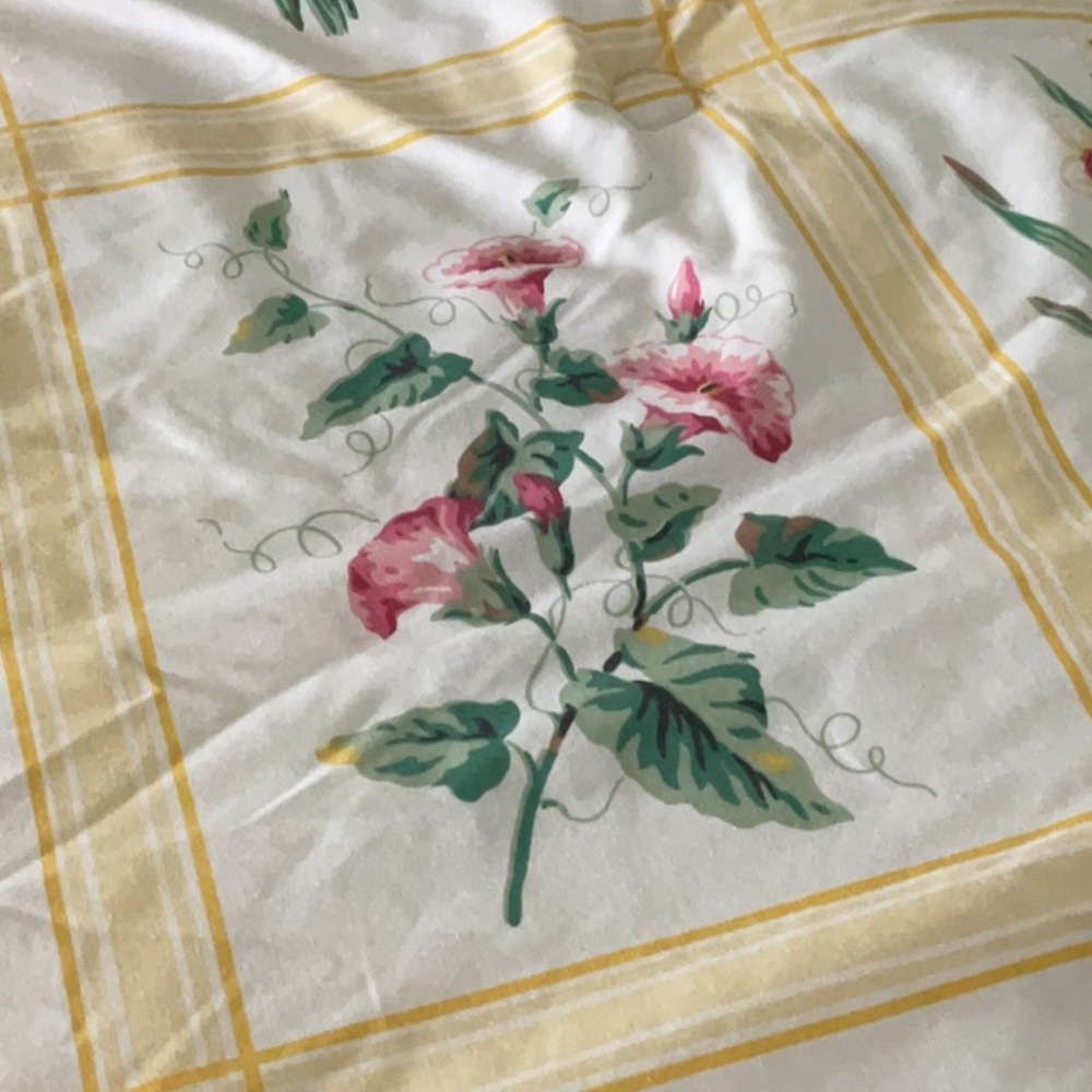 Vintage Liz Claiborne ‘Full Bloom’ comforter. Queen. Very nice. - Picture 7 of 16